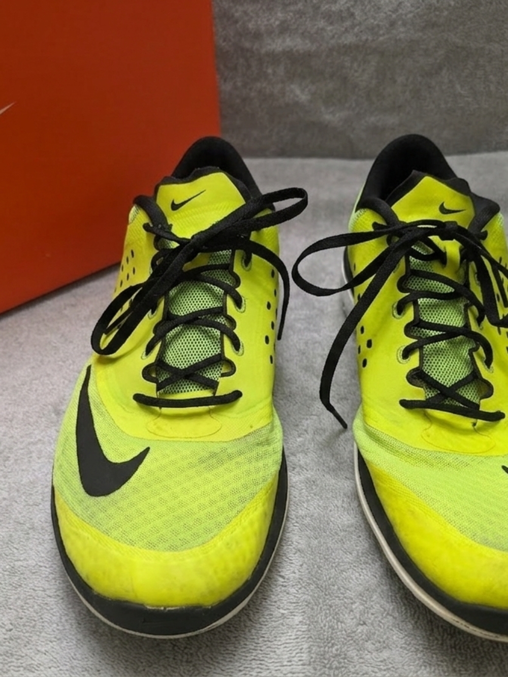 Nike FS Lite Run 2 - Volt Yellow & Black - Lightweight Running Shoes - Picture 2 of 5